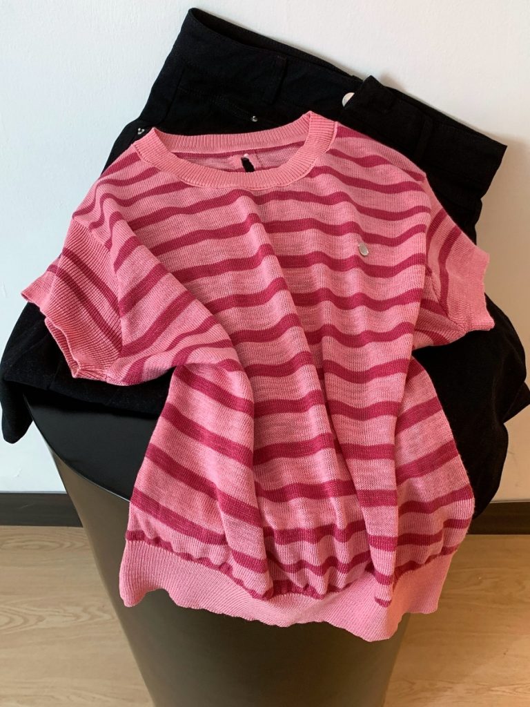 Korean Shell Button Back Cutout Ice Silk Knit Top 2026 Summer Women's Elegant Versatile Shirt