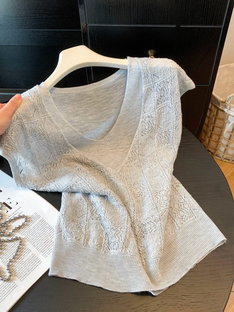 Women's Lightweight V-Neck Hollow Knit Short Sleeve Top 2026 Summer Fake Two-Piece Pullover