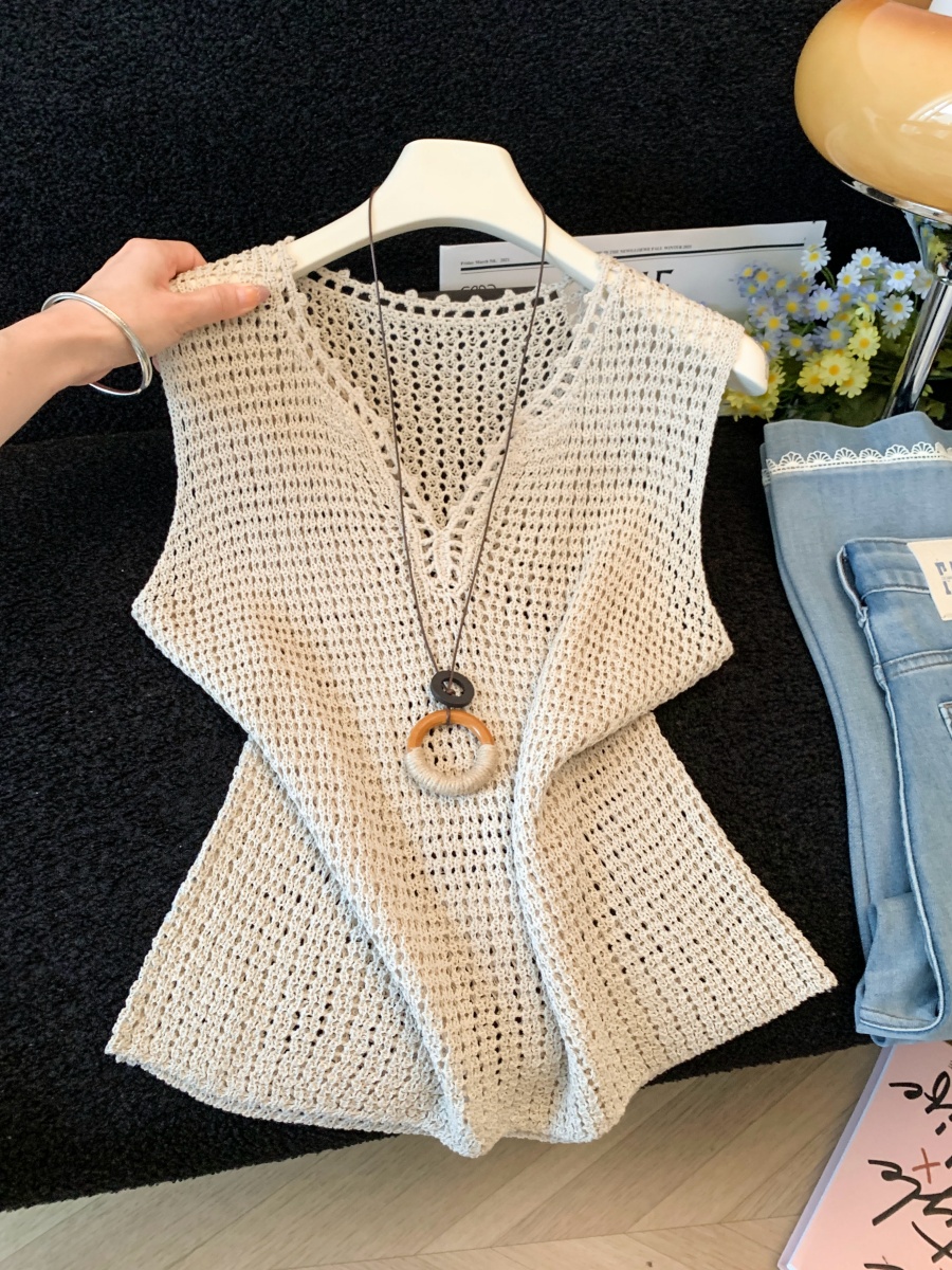 Korean V-Neck Hollow Knit Vest 2026 Summer Women's Layering Top