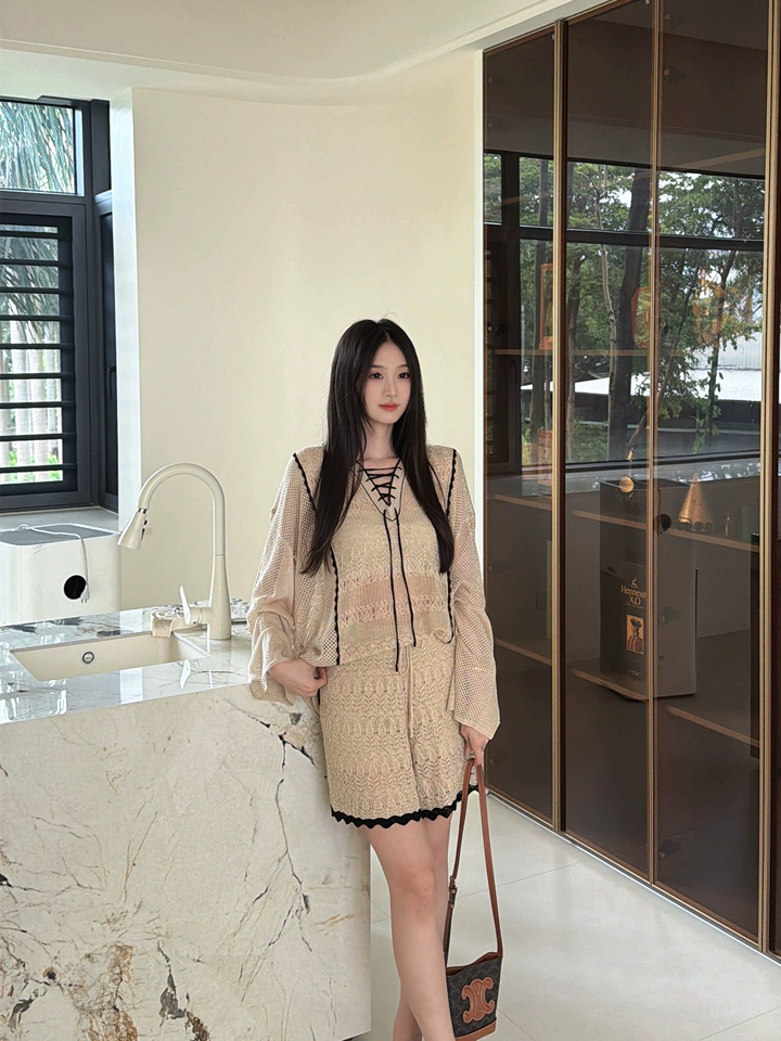 Women's Knit Two-Piece Set Loose Breathable Top and Shorts - Image 3